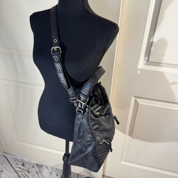 Cynthia Rowley Large Black Leather Slouchy Shoulder Bag with Quilted Zip Detail - Picture 2 of 14